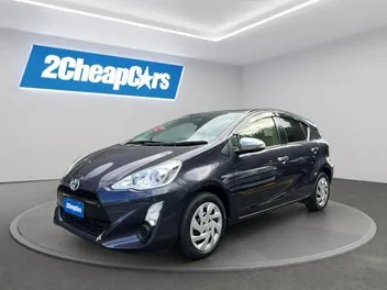 Toyota Aqua 2015 photo 2