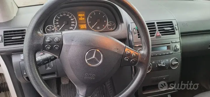 Mercedes-Benz A-Class 2010 photo 3