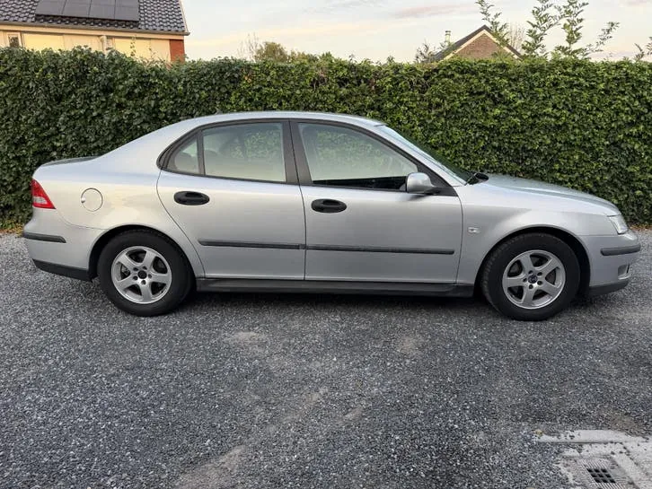 Saab 9-3 2004 photo 2