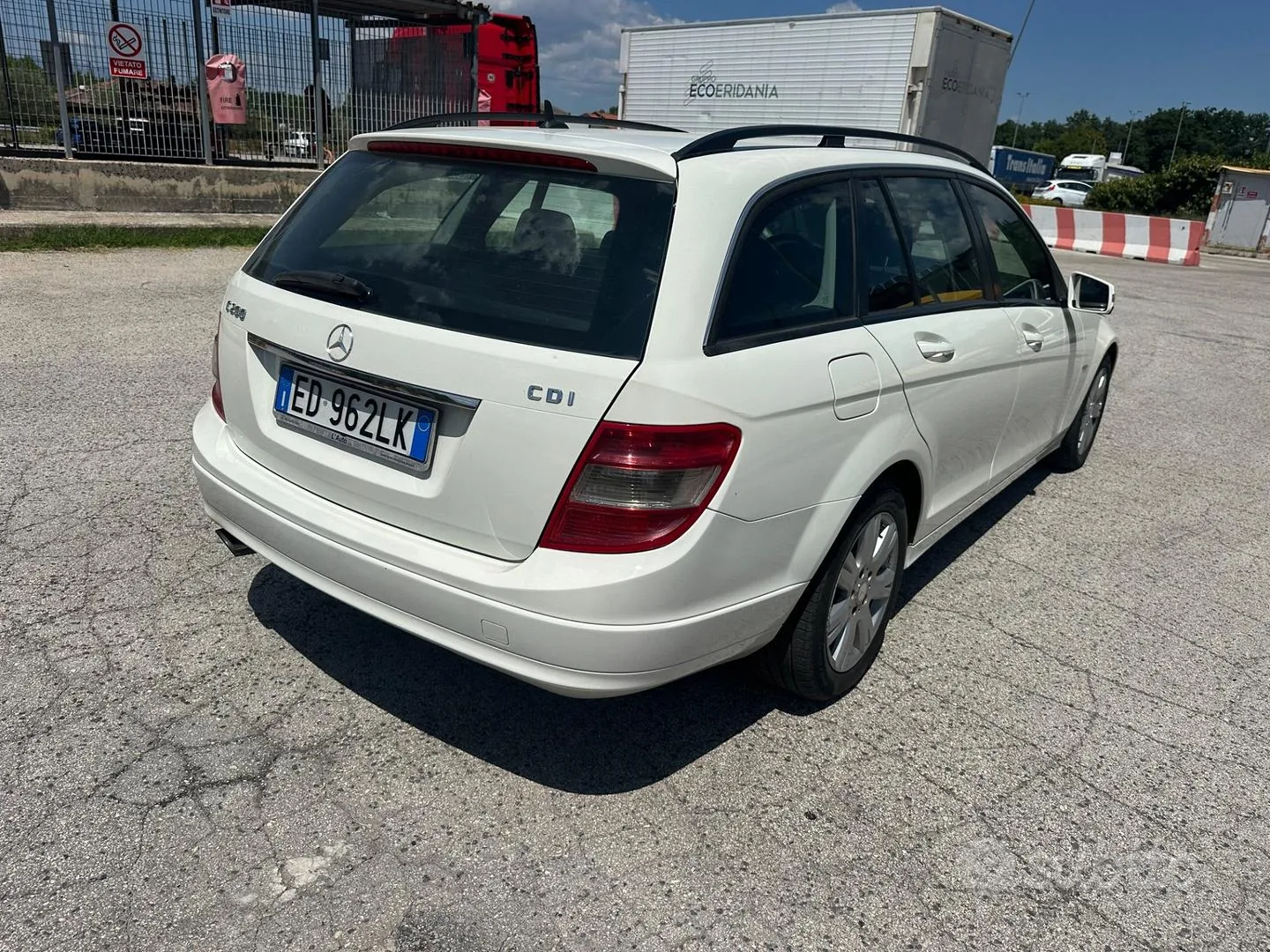 Mercedes-Benz C 2010 photo 2