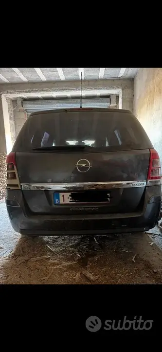 Opel Zafira 2009 photo 2