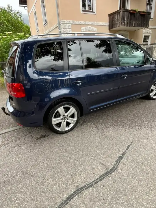 Volkswagen Touran 2014 photo 2