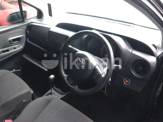 Toyota Vitz 2017 photo 2