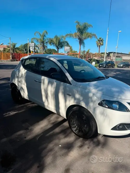 Lancia Ypsilon 2022 photo 3