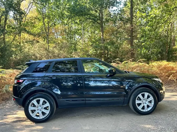 Land Rover Range Rover Evoque 2016 photo 2