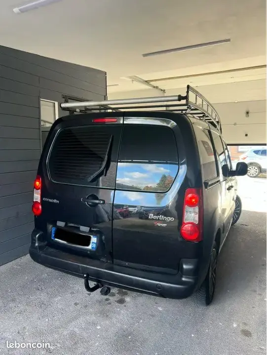 Peugeot 208 2013 photo 3