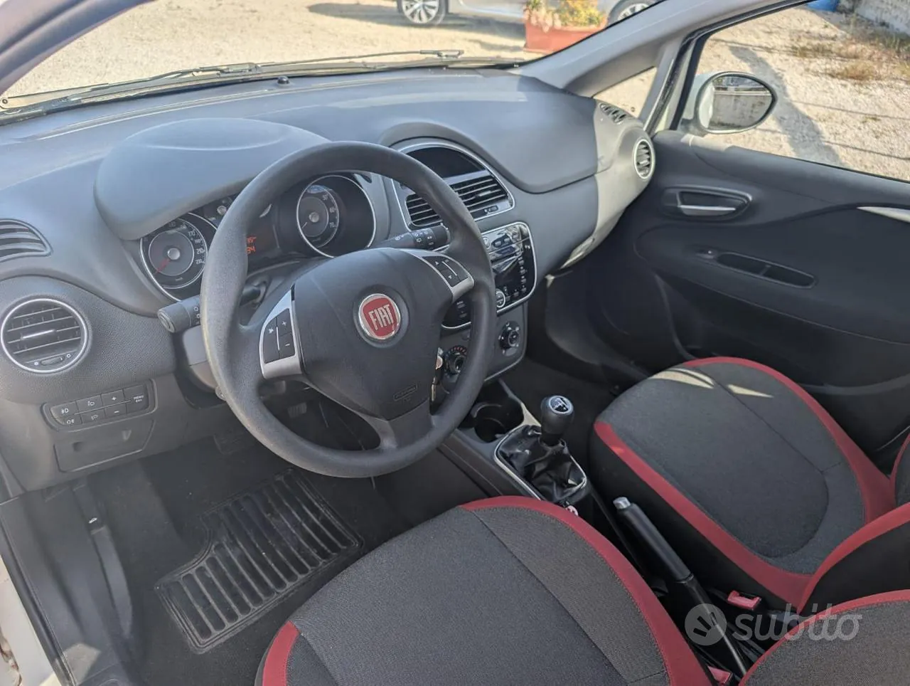Fiat Punto 2012 photo 5