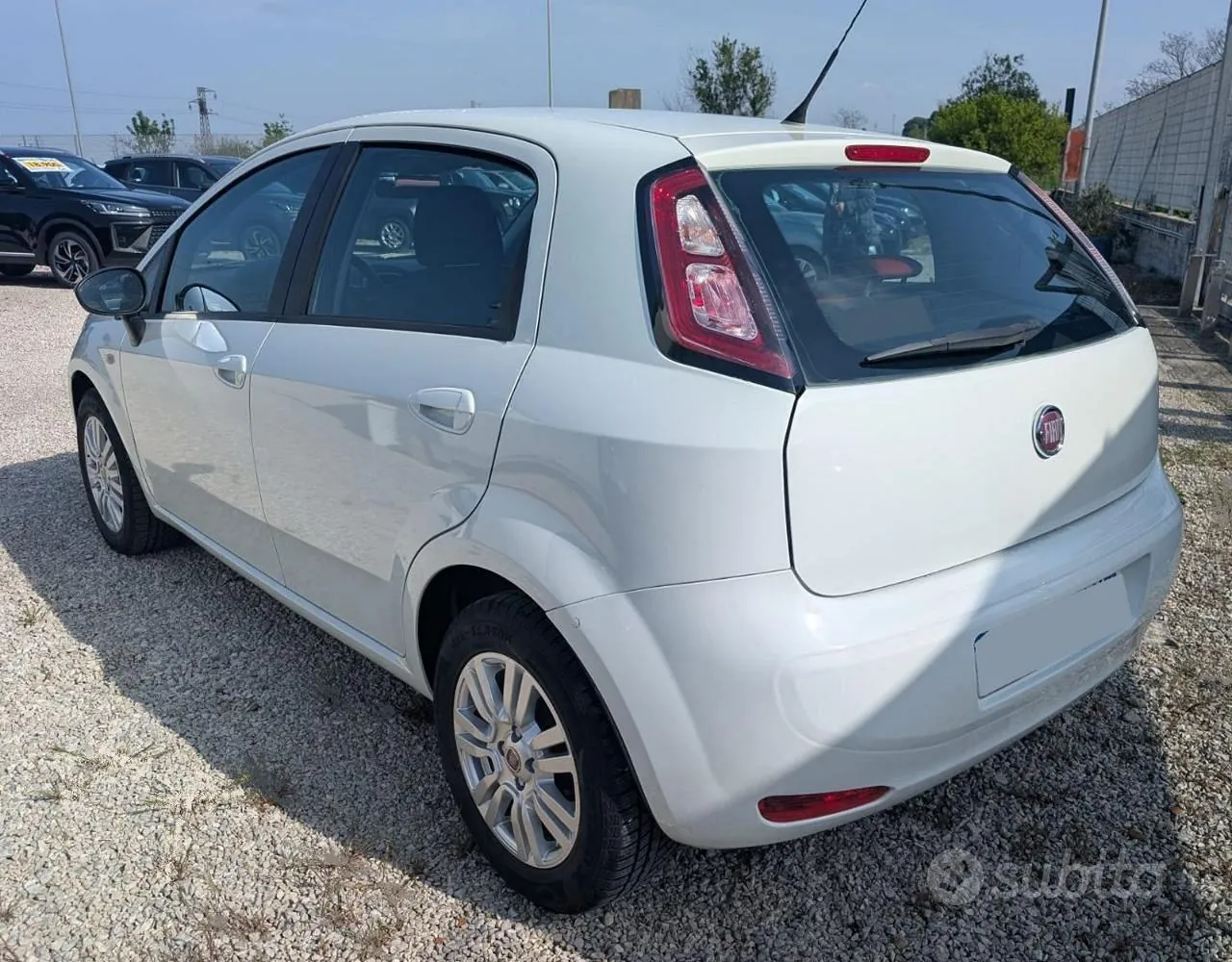 Fiat Punto 2012 photo 3