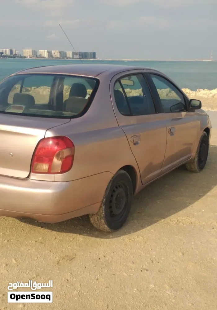 Toyota Echo 2001 photo 2