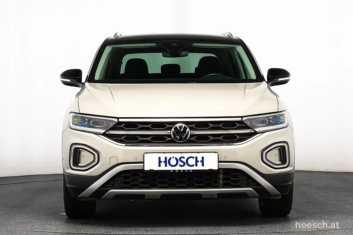Volkswagen T-Roc 2023 photo 2