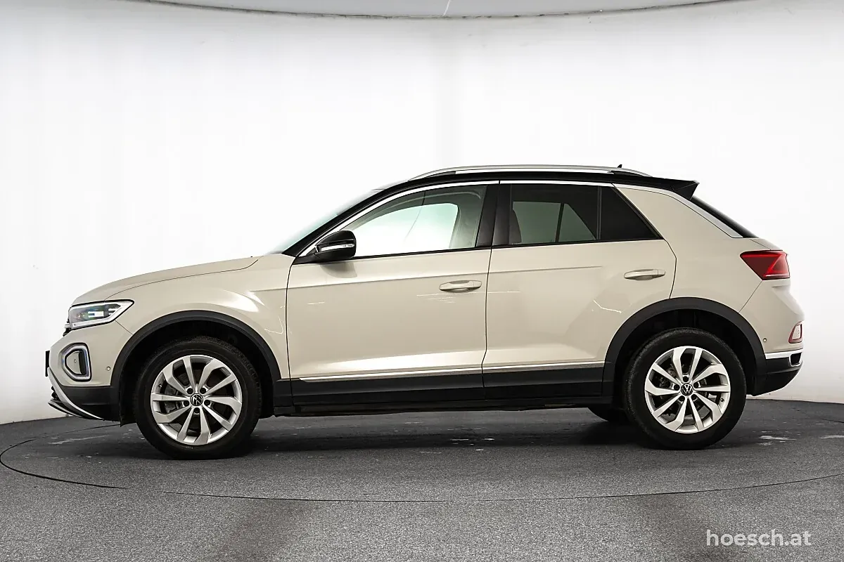 Volkswagen T-Roc 2023 photo 3