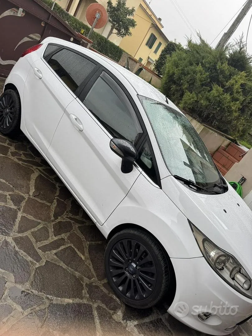 Ford Fiesta 2009 photo 4