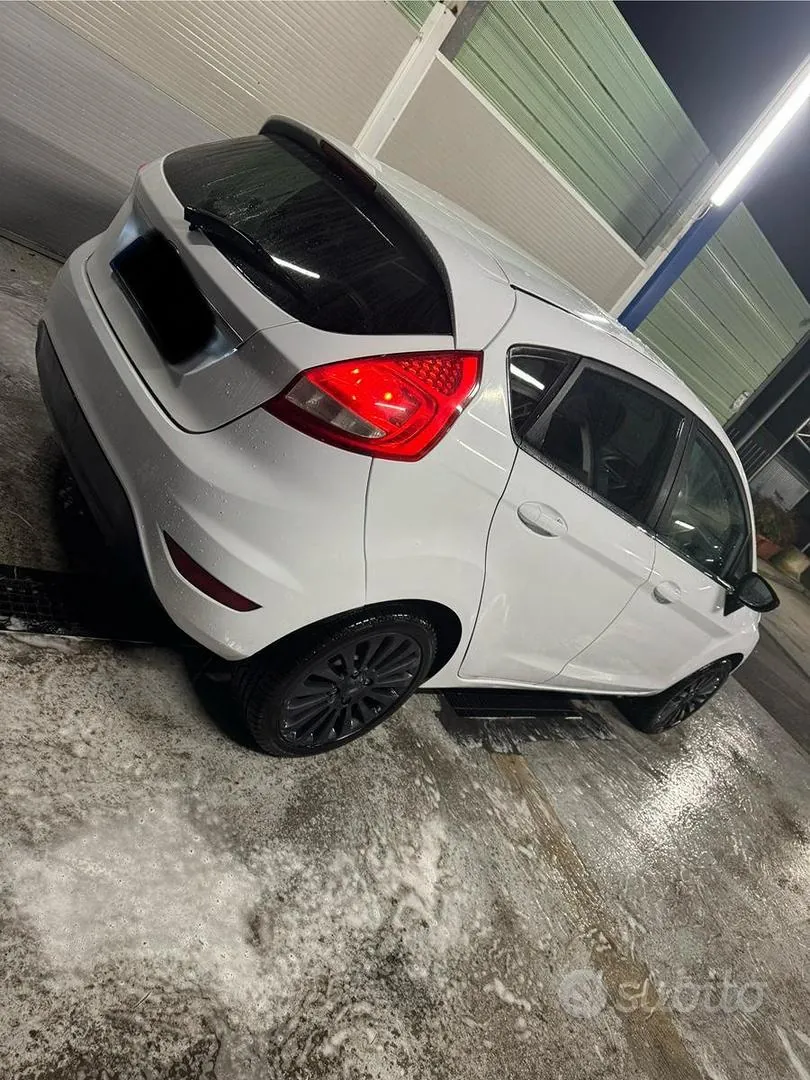 Ford Fiesta 2009 photo 2