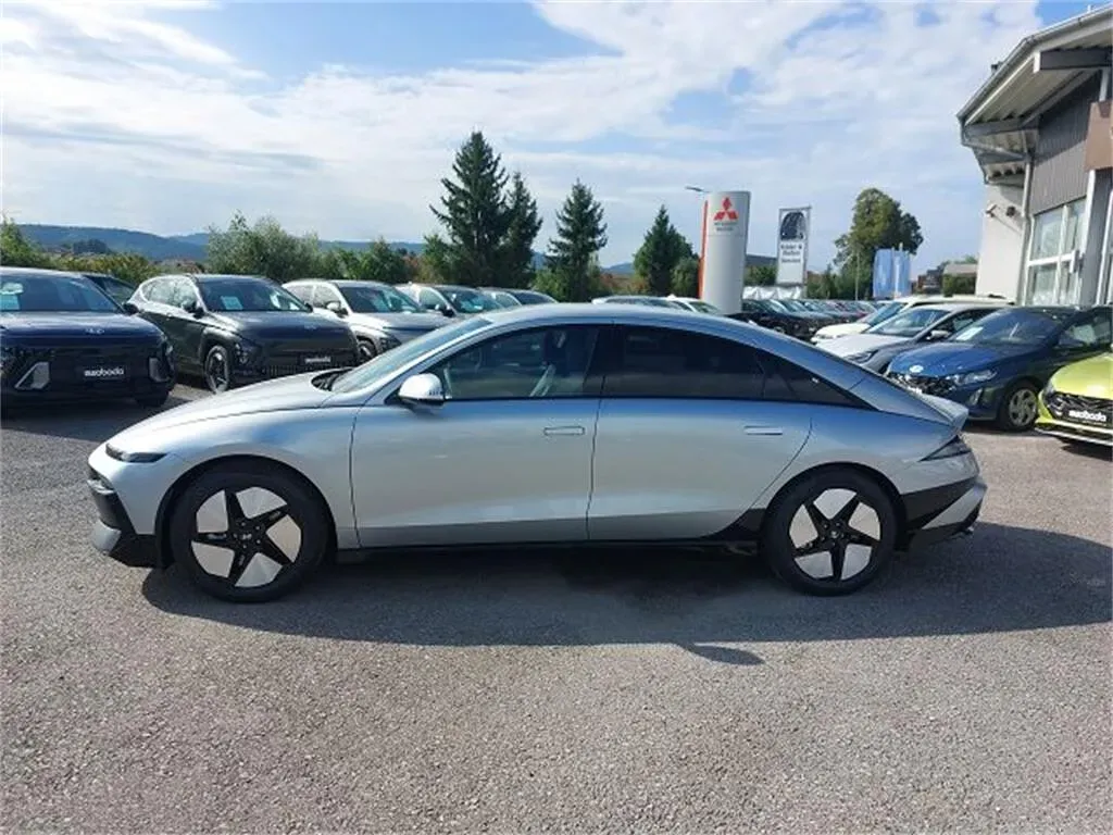 Hyundai Ioniq 6 photo 2