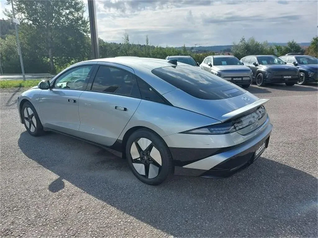 Hyundai Ioniq 6 photo 3