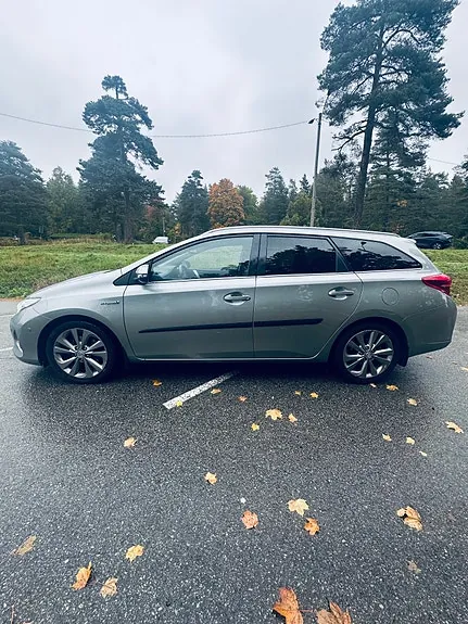 Toyota Auris 2014 photo 3
