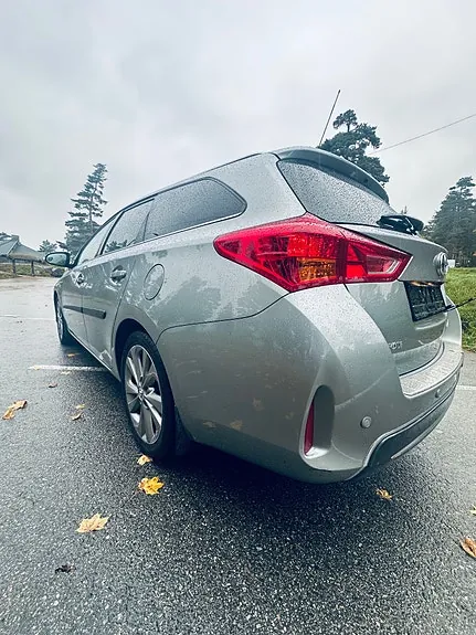 Toyota Auris 2014 photo 4