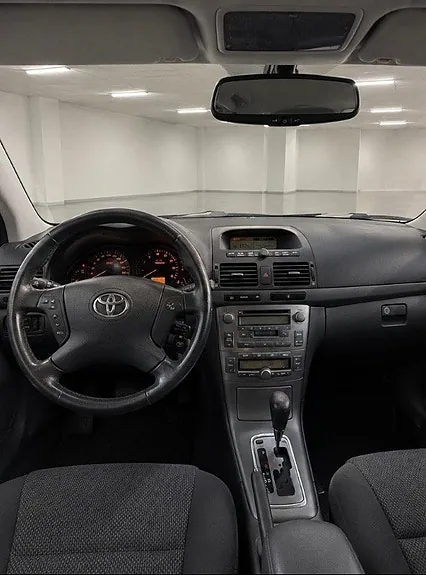 Toyota Avensis 2005 photo 2