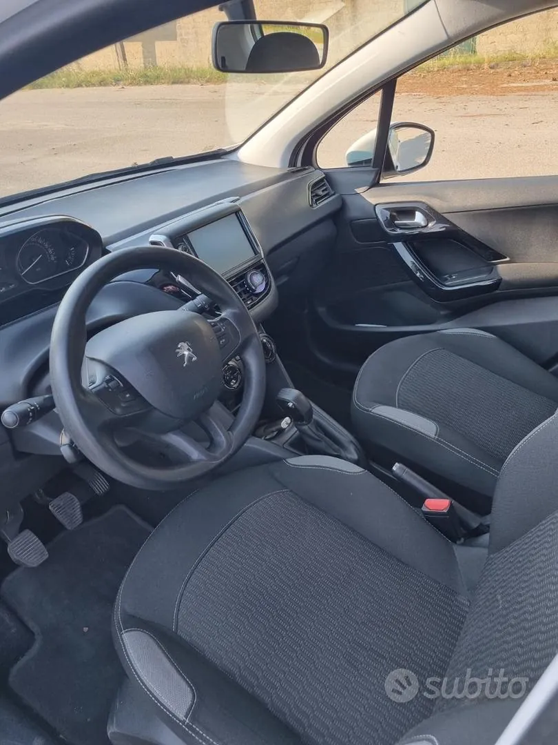 Peugeot 208 2016 photo 4