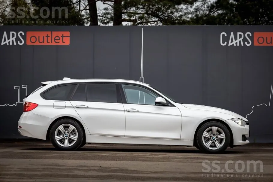 BMW 318 2012 photo 4