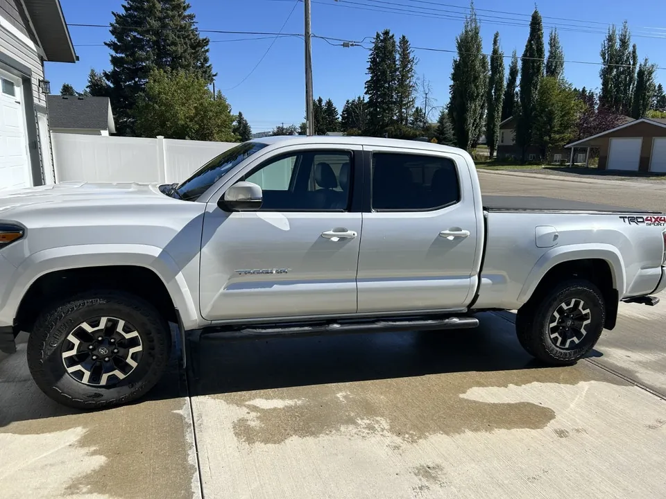 Toyota Tacoma 2022 photo 2