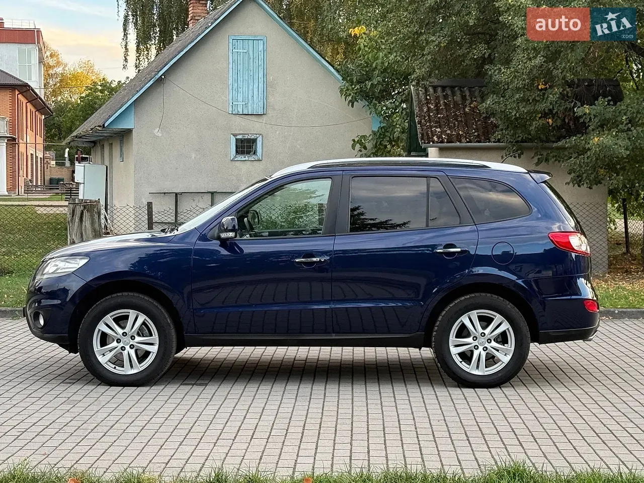 Hyundai Santa Fe 2010 photo 3