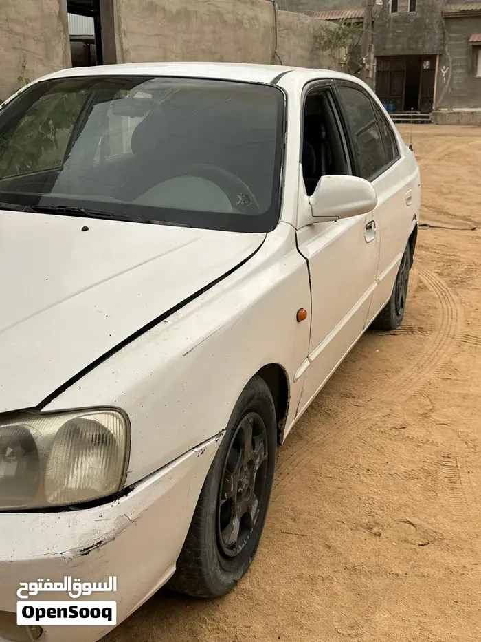 Hyundai Verna 2005 photo 4