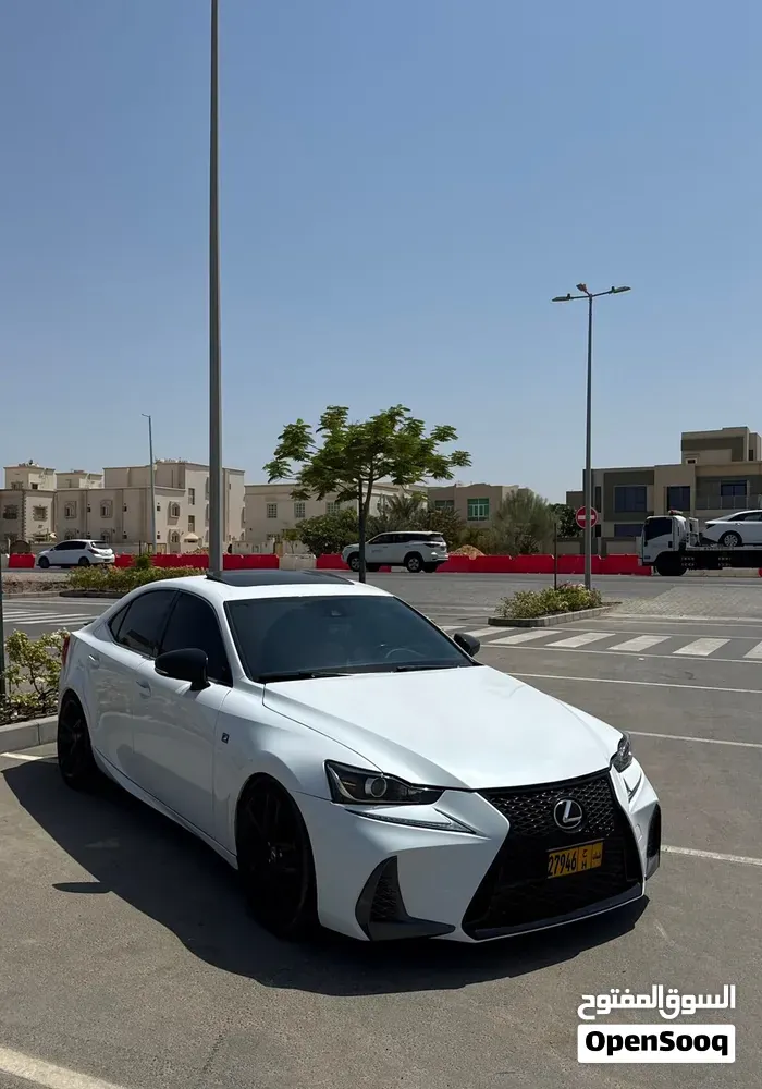 Lexus Is 200 2017 photo 4