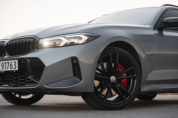 BMW 330E 2023 photo 3