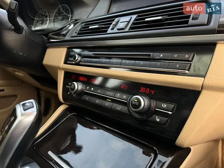 BMW 5 Series 2012 photo 5