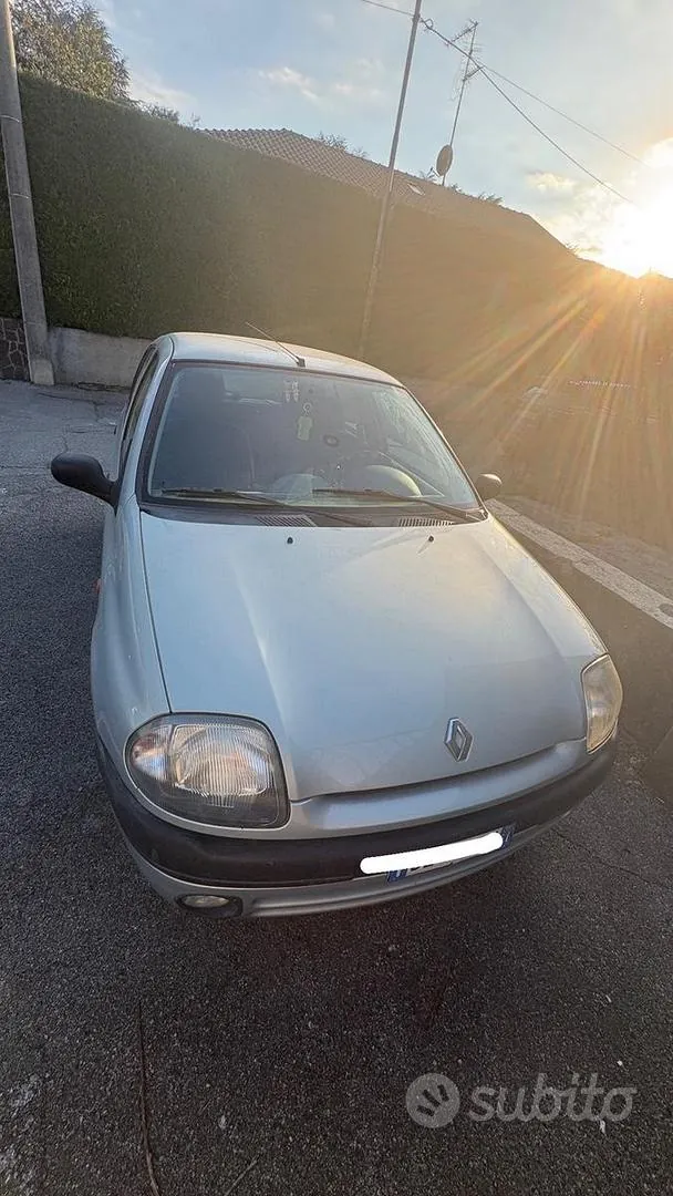 Renault Clio 1999 photo 2
