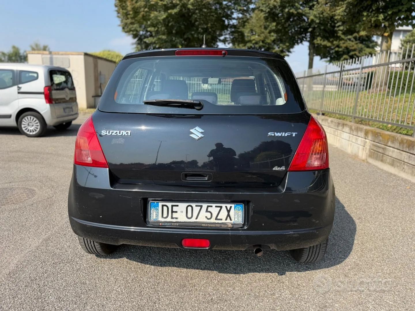 Suzuki Swift 2007 photo 5