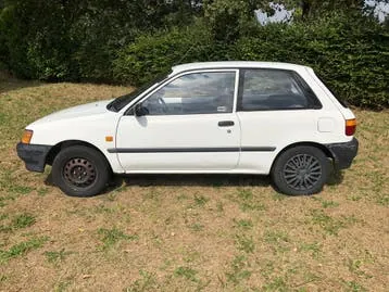 Toyota Starlet 1994 photo 2