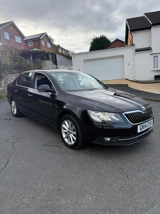 Skoda Superb 2014 photo 3