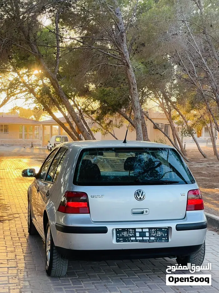 Volkswagen Golf 2002 photo 2