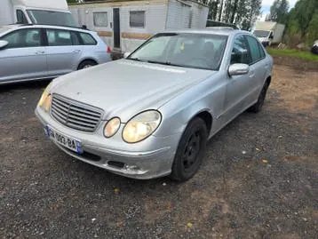 Mercedes-Benz E200