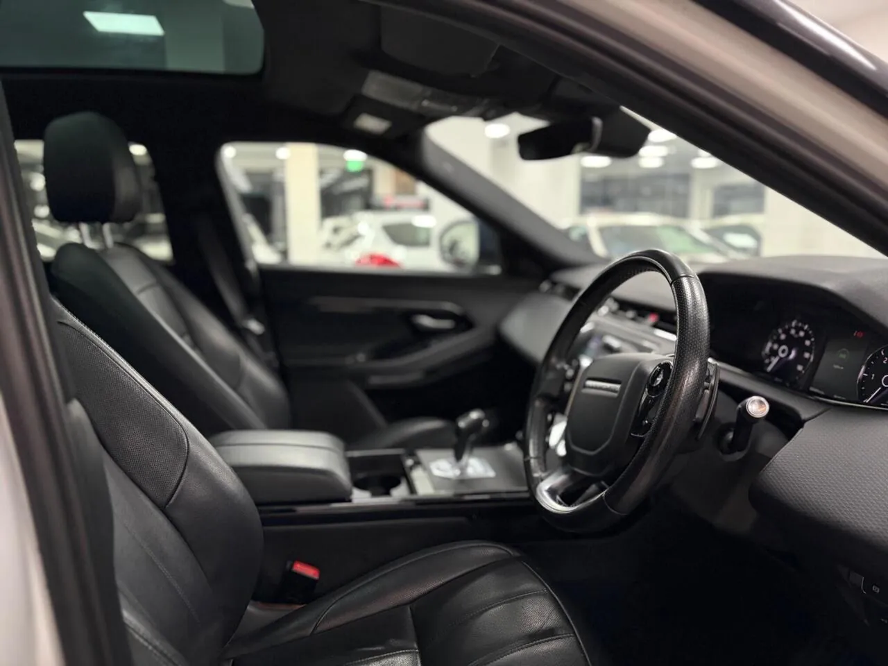 Land Rover Range Rover Evoque 2019 photo 3