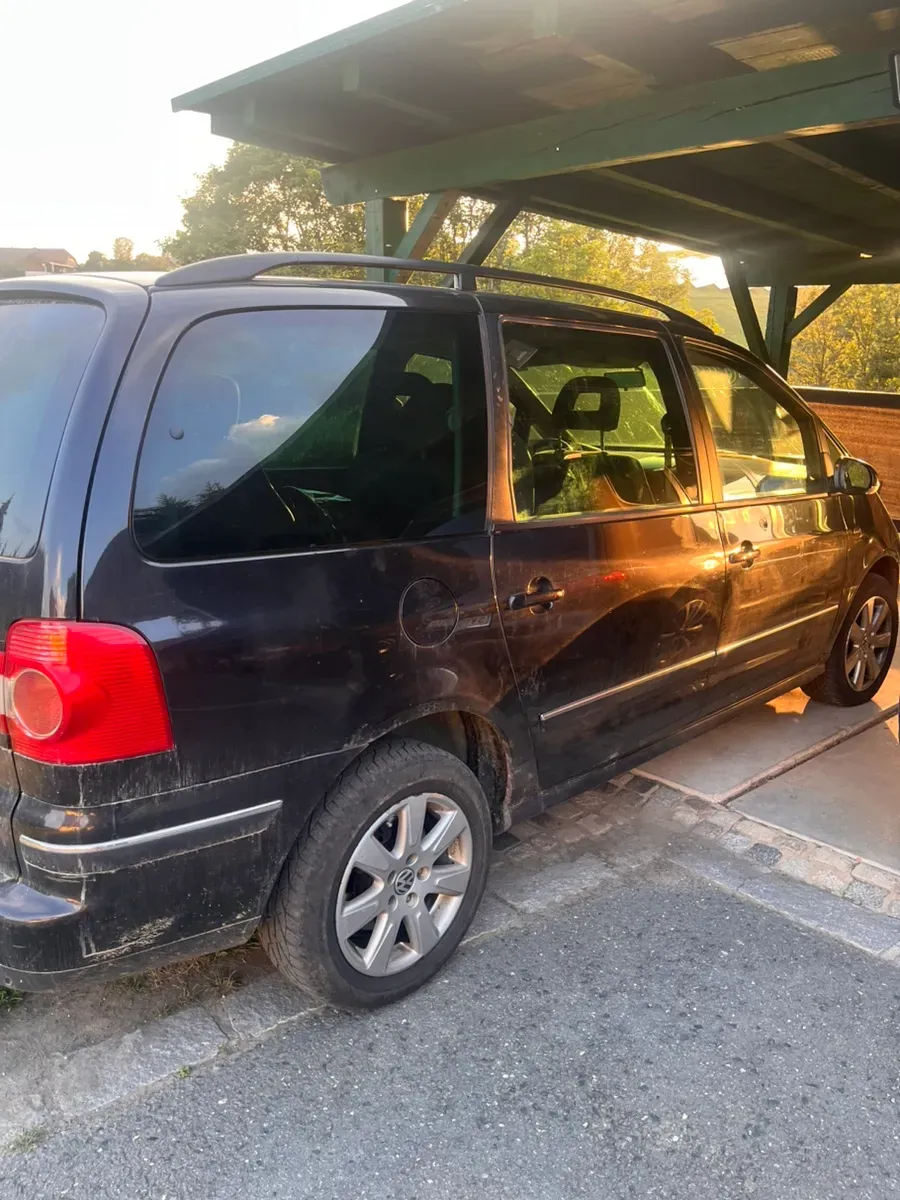 Volkswagen Sharan 2004 photo 2