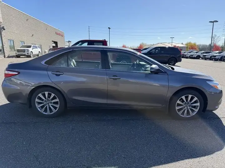 Toyota Camry 2016 photo 3