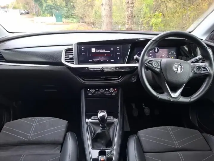 Vauxhall Grandland 2023 photo 3