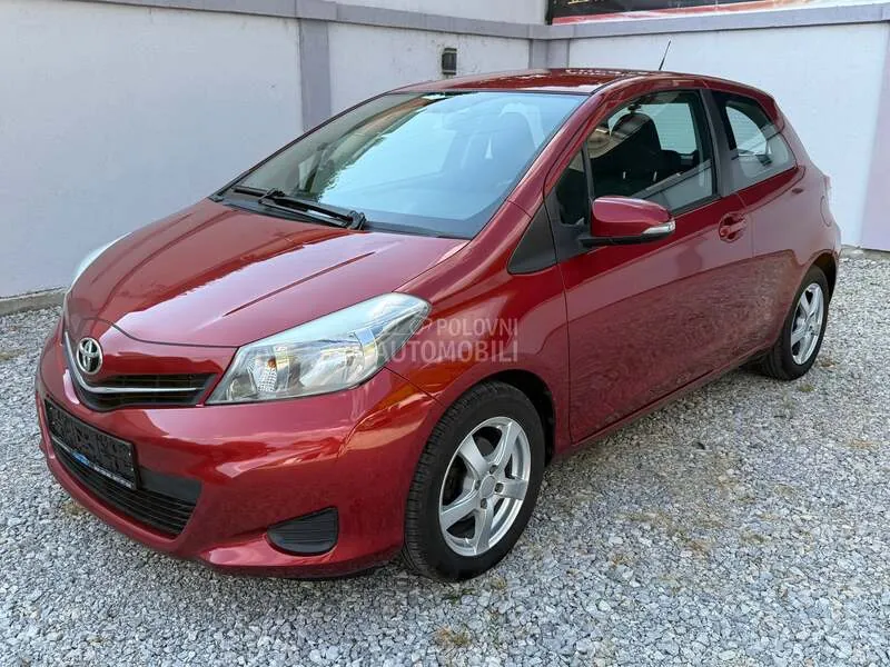 Toyota Yaris 2011 photo 2