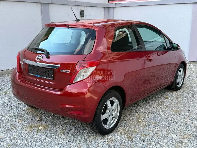 Toyota Yaris 2011 photo 5