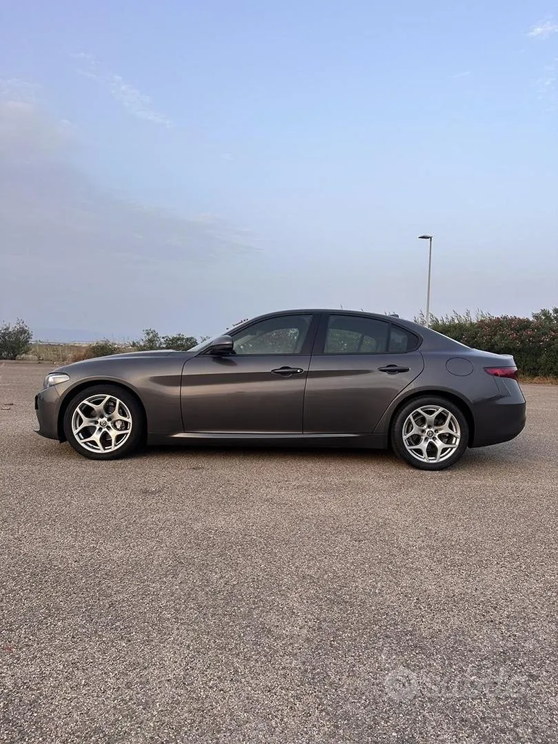 Alfa Romeo Giulia 2019 photo 2