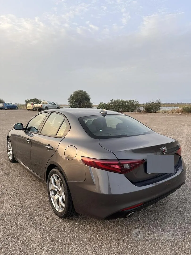 Alfa Romeo Giulia 2019 photo 3