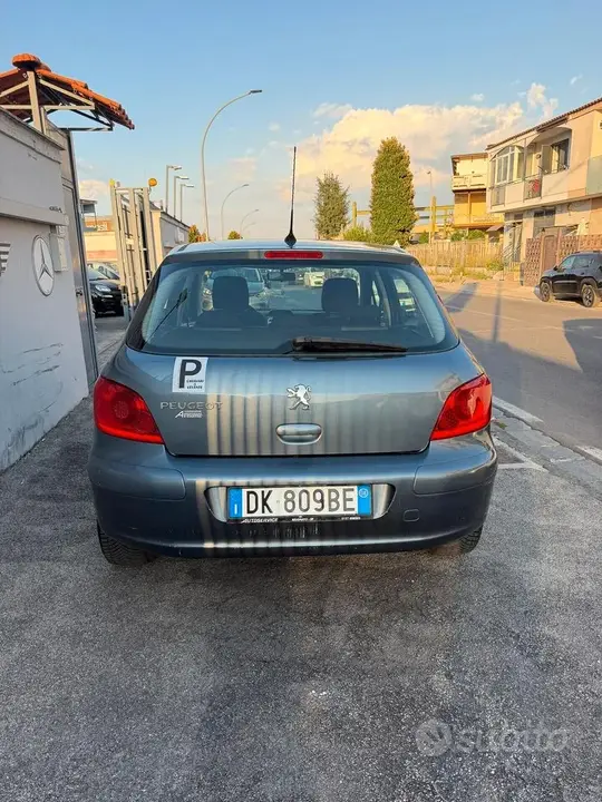 Peugeot 307 2008 photo 4