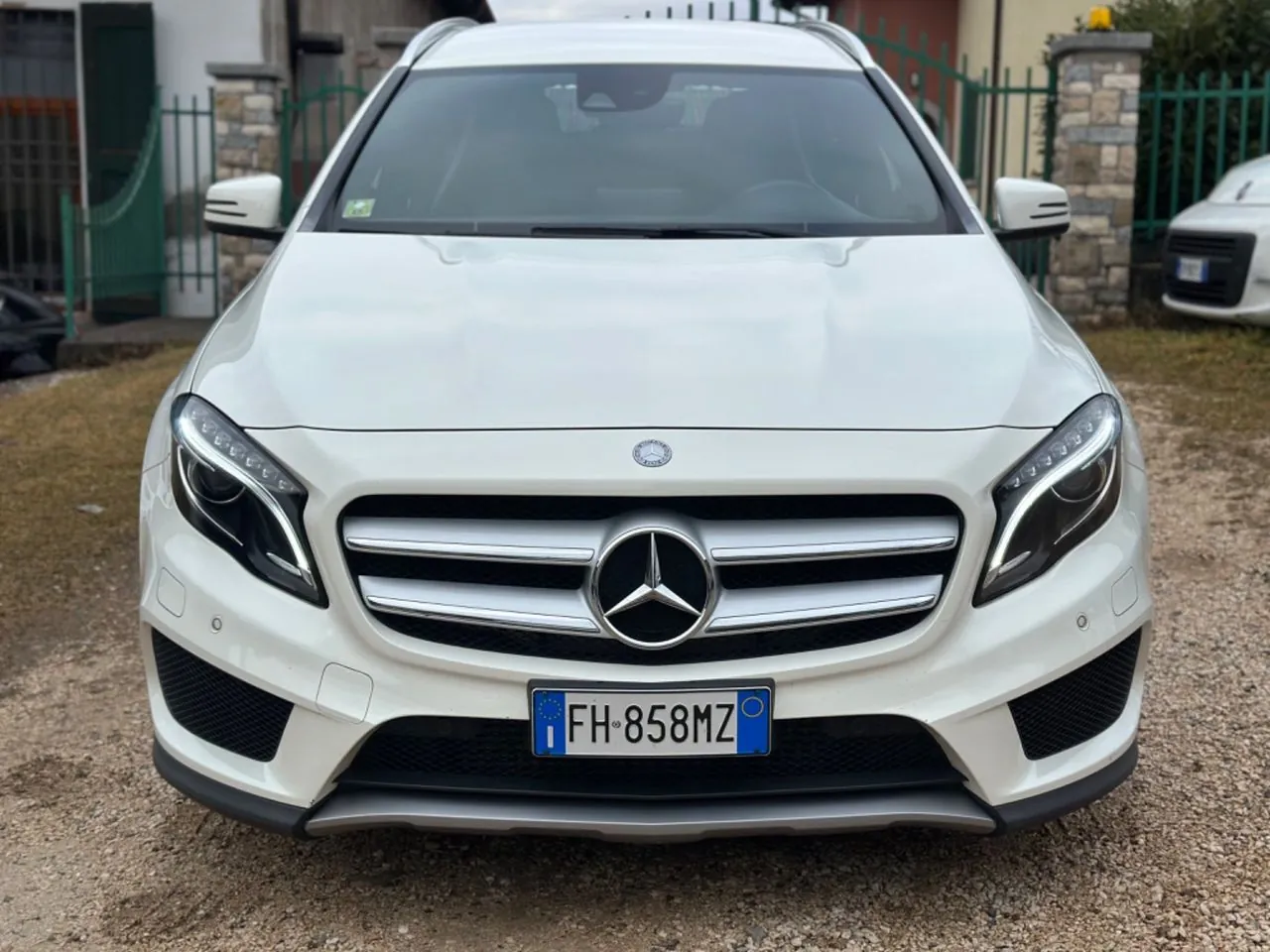 Mercedes-Benz Gla 2017 photo 2