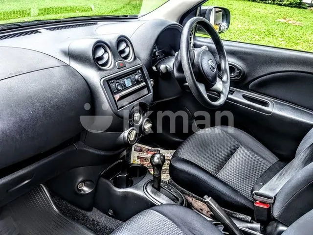 Nissan March 2010 photo 4