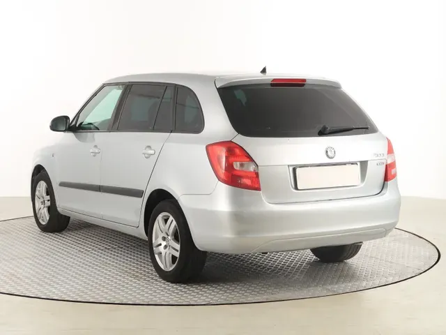 Skoda Fabia Combi 2012 photo 3