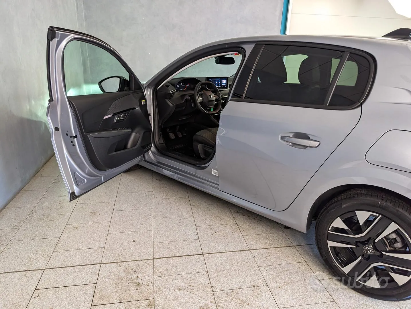 Peugeot 208 2025 photo 4