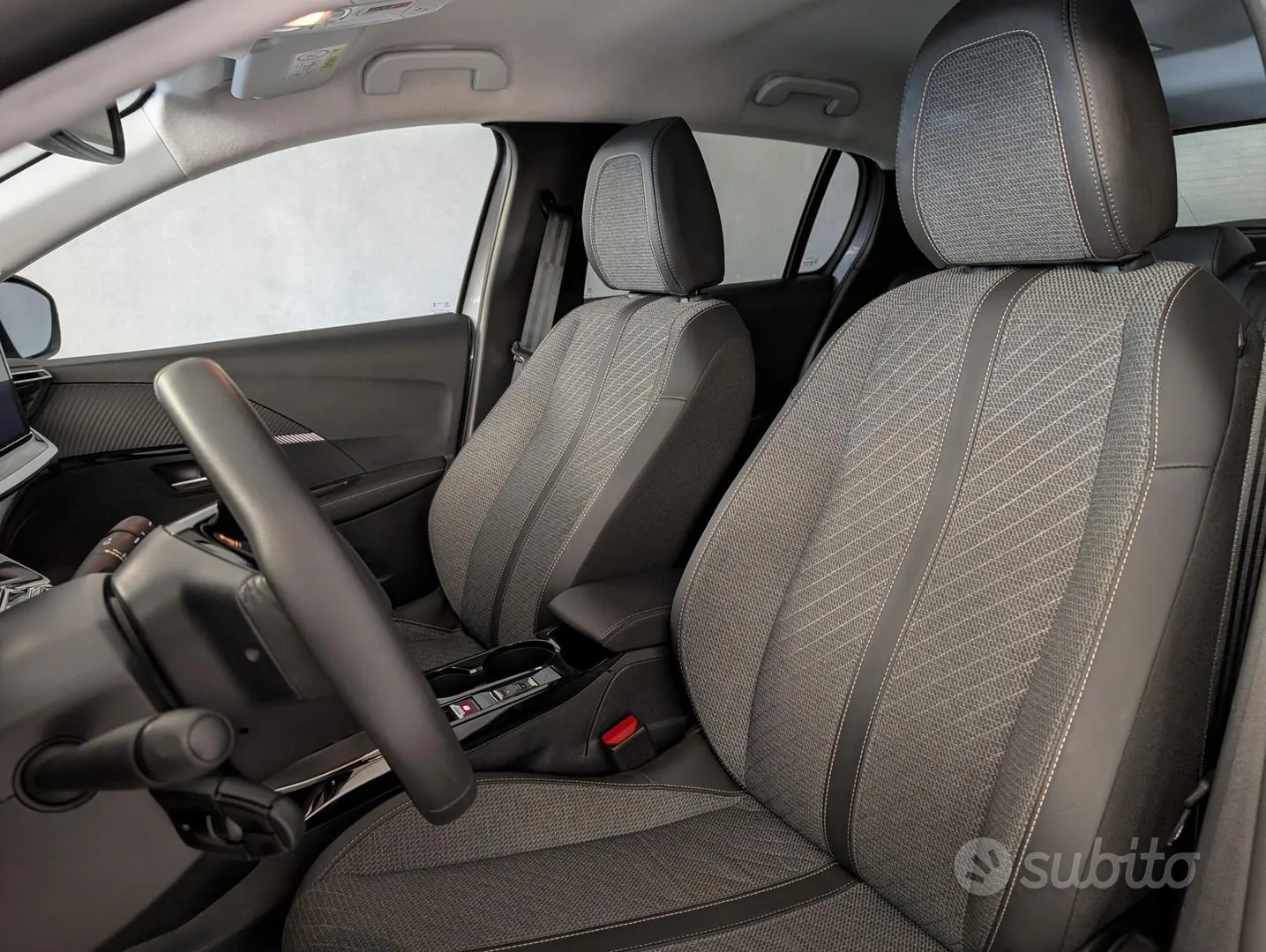 Peugeot 208 2025 photo 5